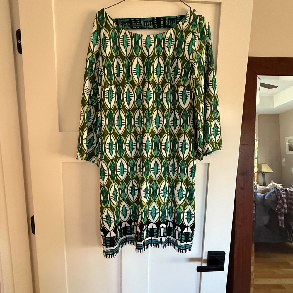 Laundry By Shelli Segal Green and White Long Sleeve Midi Dress - size small